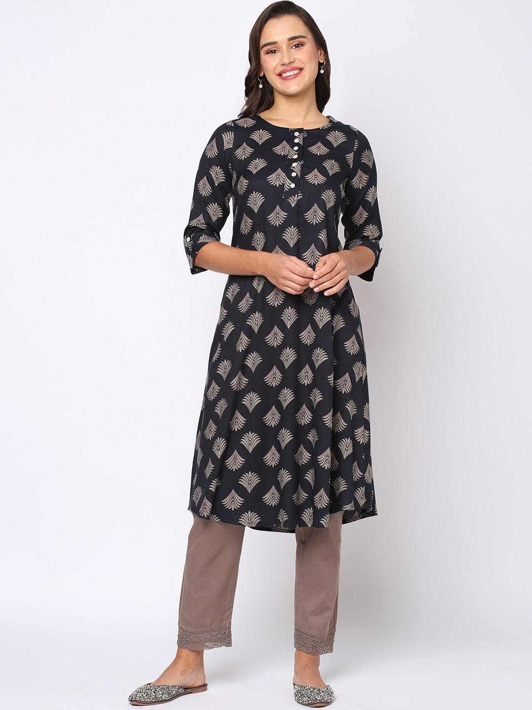 

Fusion Beats Women Ethnic Motifs Printed Round Neck Kurta, Black