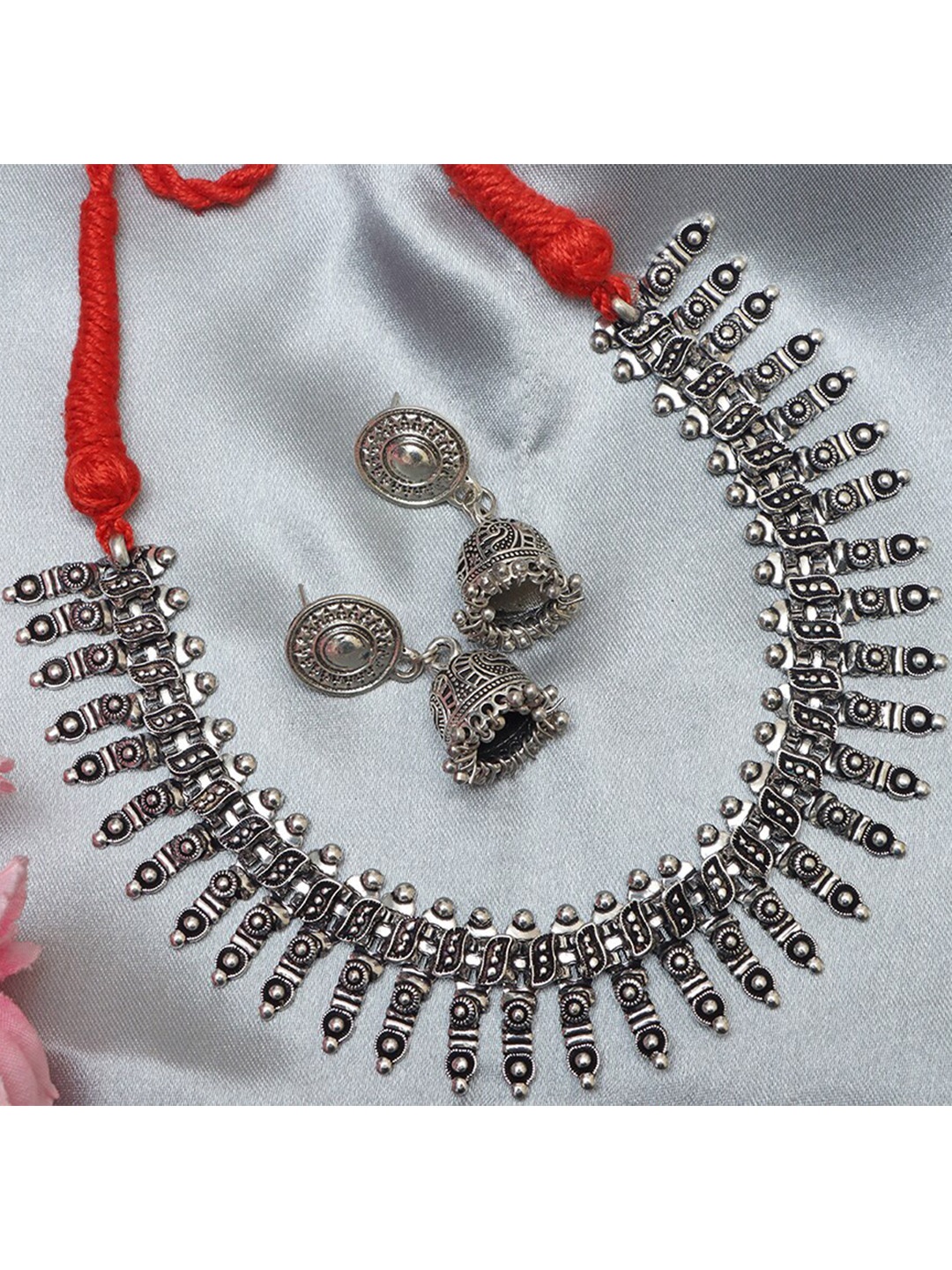 

Ozanoo Silver-Plated Oxidised Kolhapuri Necklace & Earrings