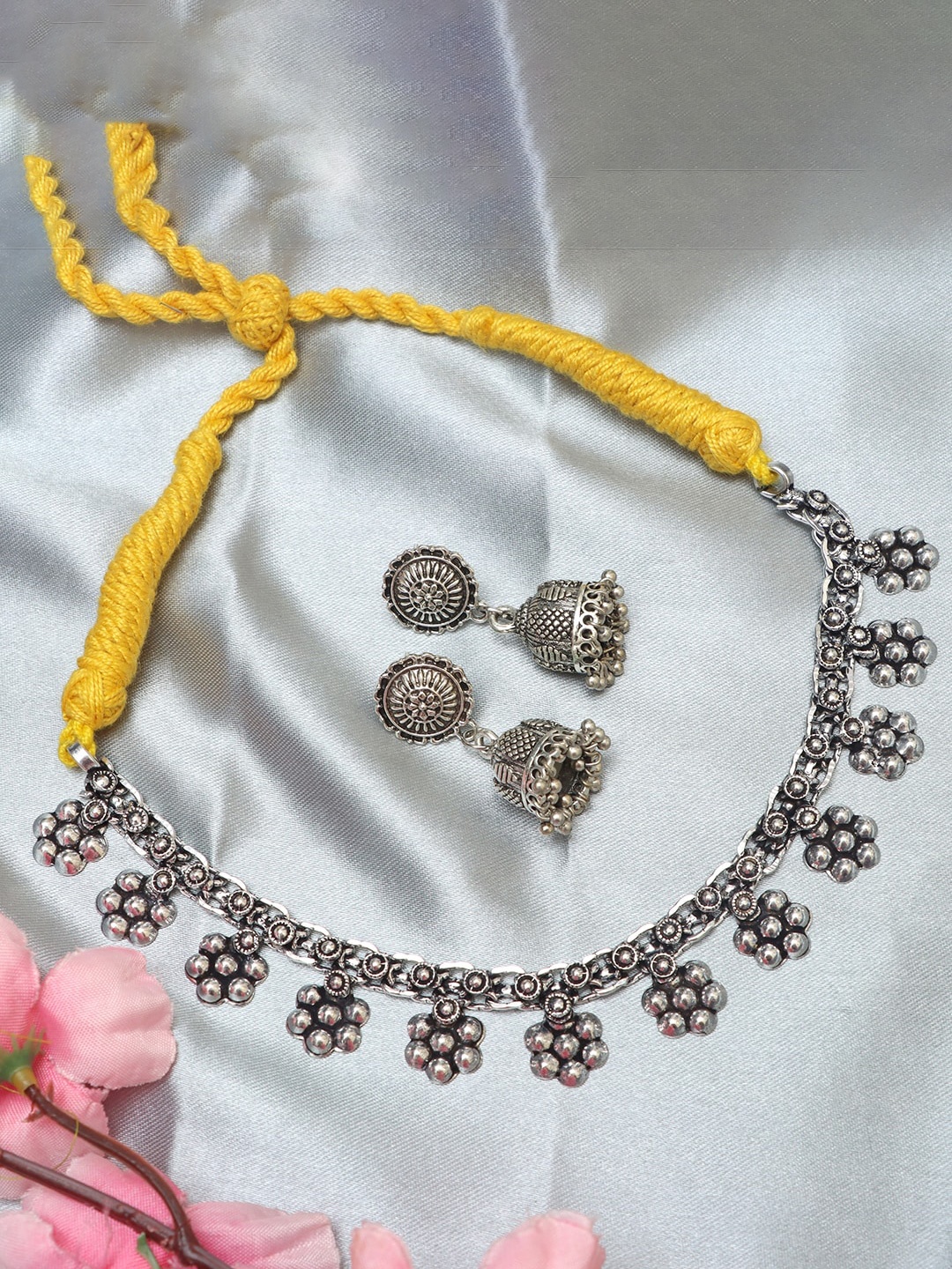 

Ozanoo Silver-Plated Oxidised Kolhapuri Necklace & Earrings