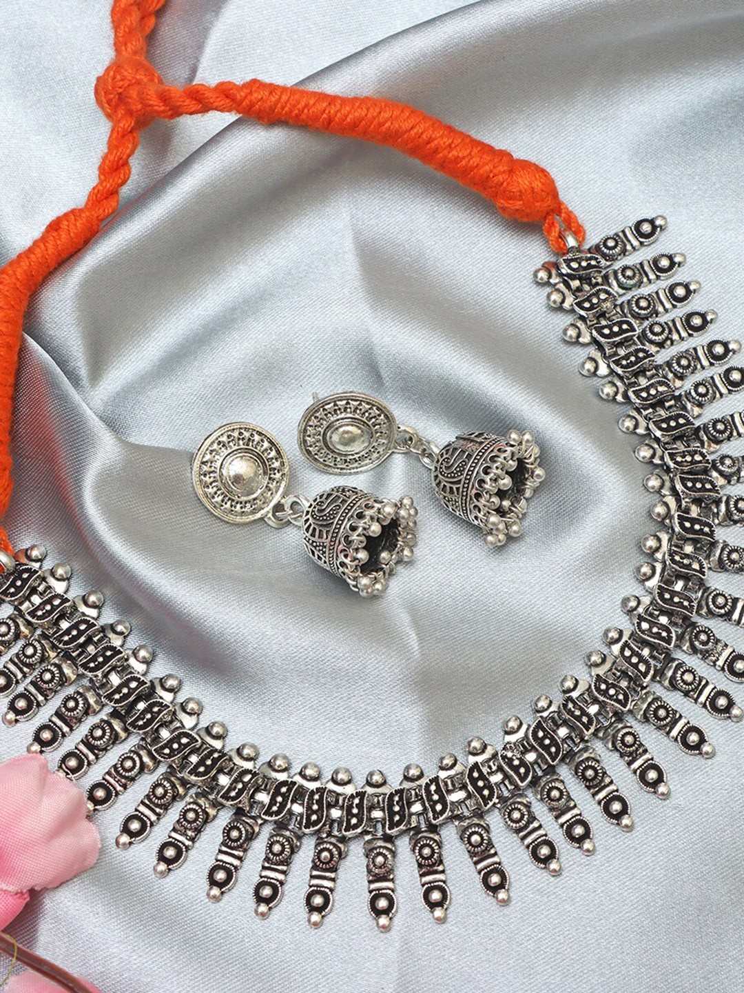 

Ozanoo Silver-Plated Oxidised Kolhapuri Necklace & Earrings