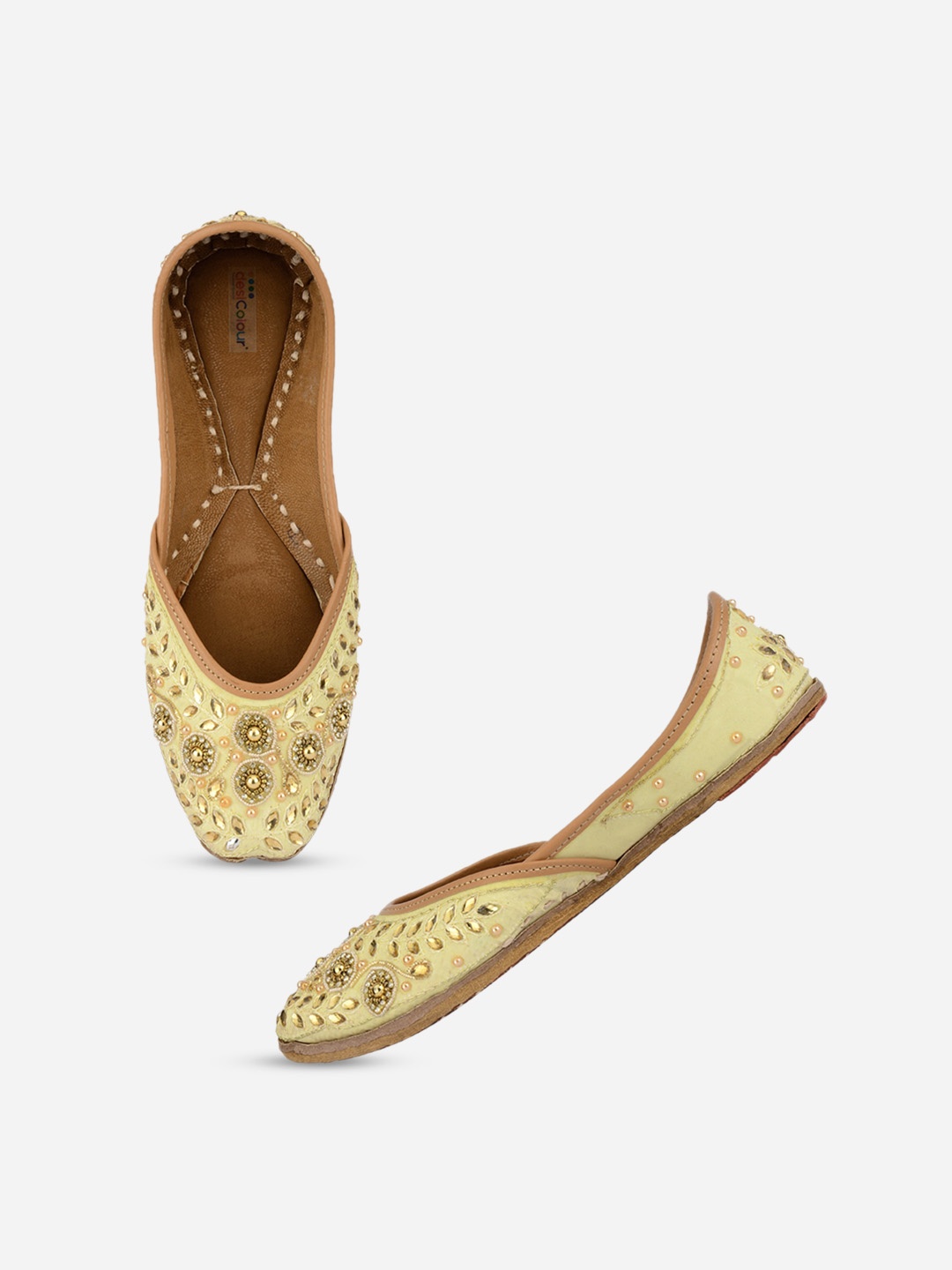 

DESI COLOUR Women Embellished Ethnic Mojaris Flats, Yellow