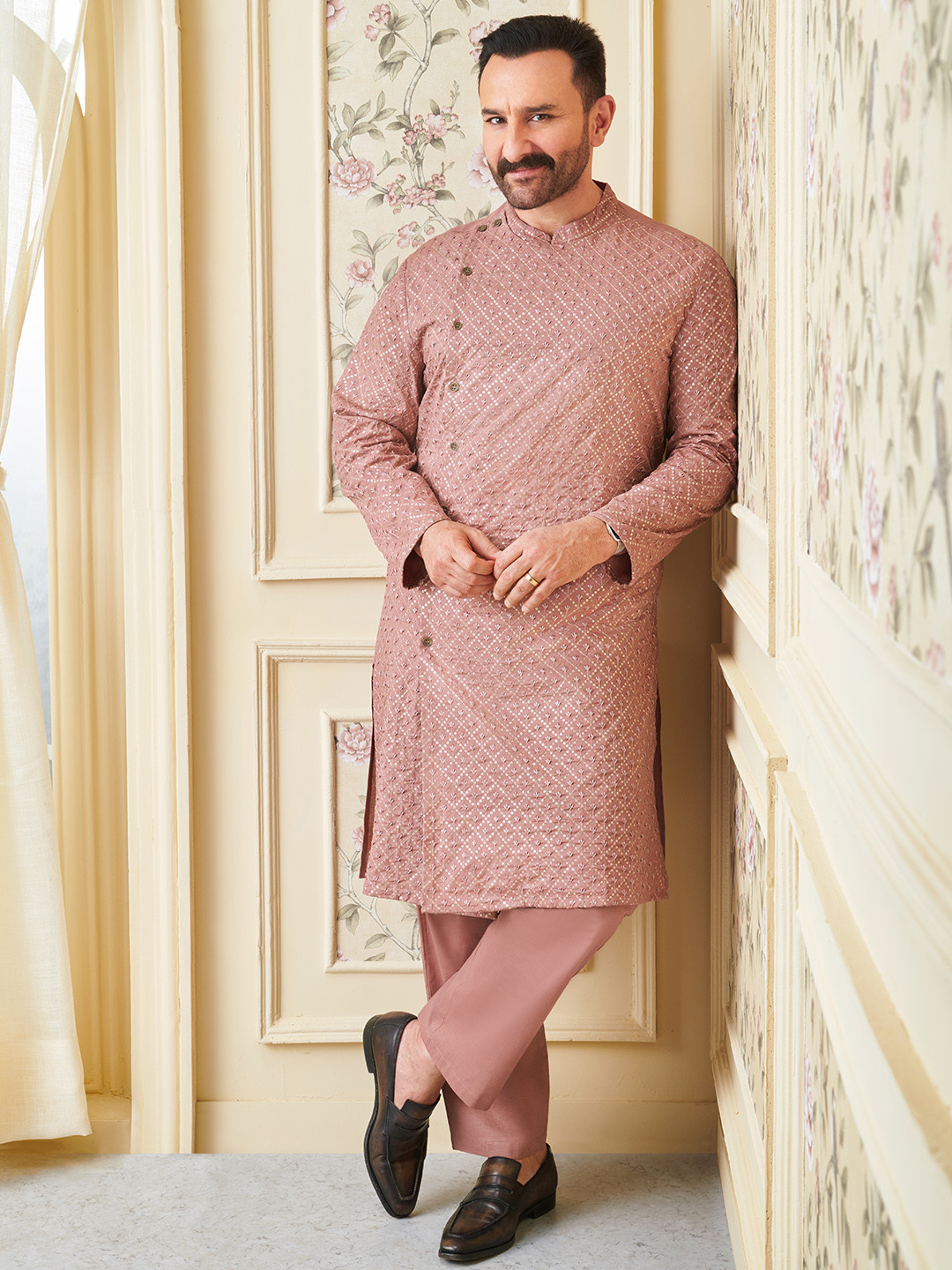 

House of Pataudi Men Pure Cotton Embellished Sequined Angrakha Jashn Kurta, Mauve