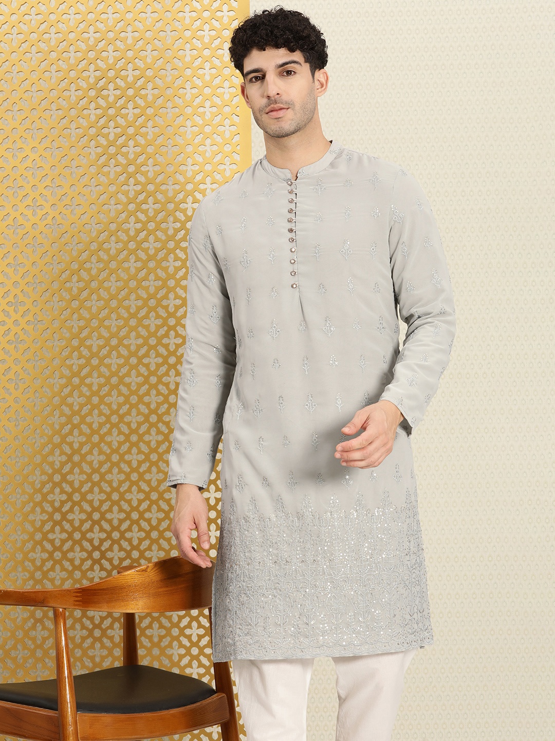 

House of Pataudi Men Embroidered Sequined Floral Jashn Kurta, Grey