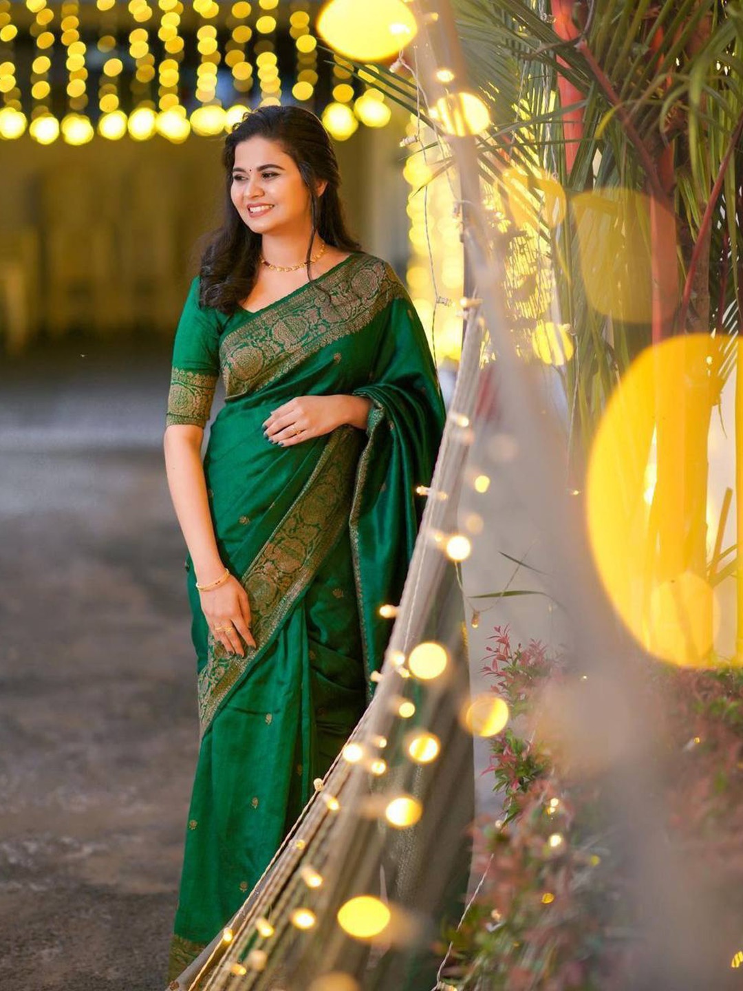

TIEXA Woven Design Zari Pure Silk Banarasi Saree, Green