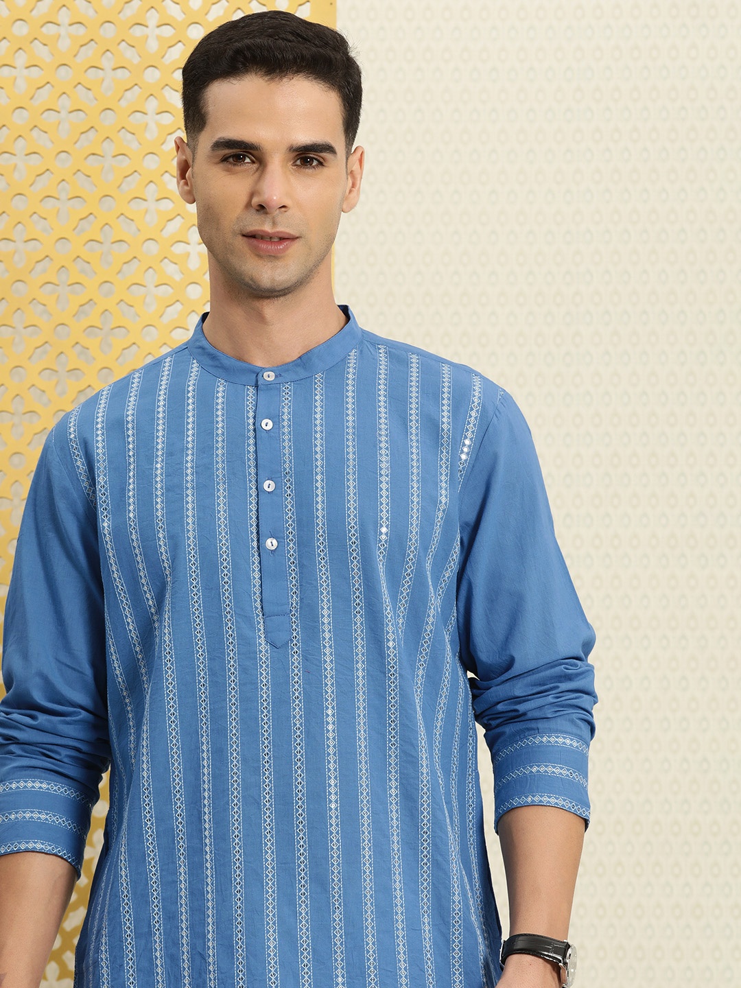 

House of Pataudi Jashn Sequined Pure Cotton Kurta, Blue