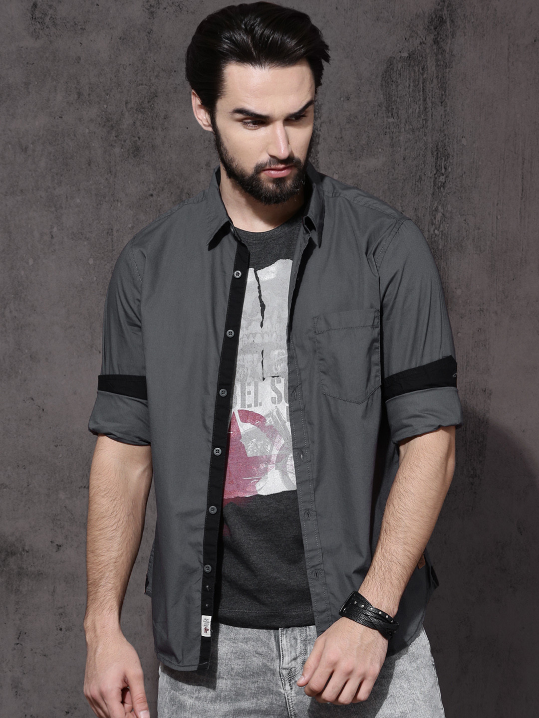 

Roadster Men Grey Regular Fit Solid Sustainable Casual Shirt