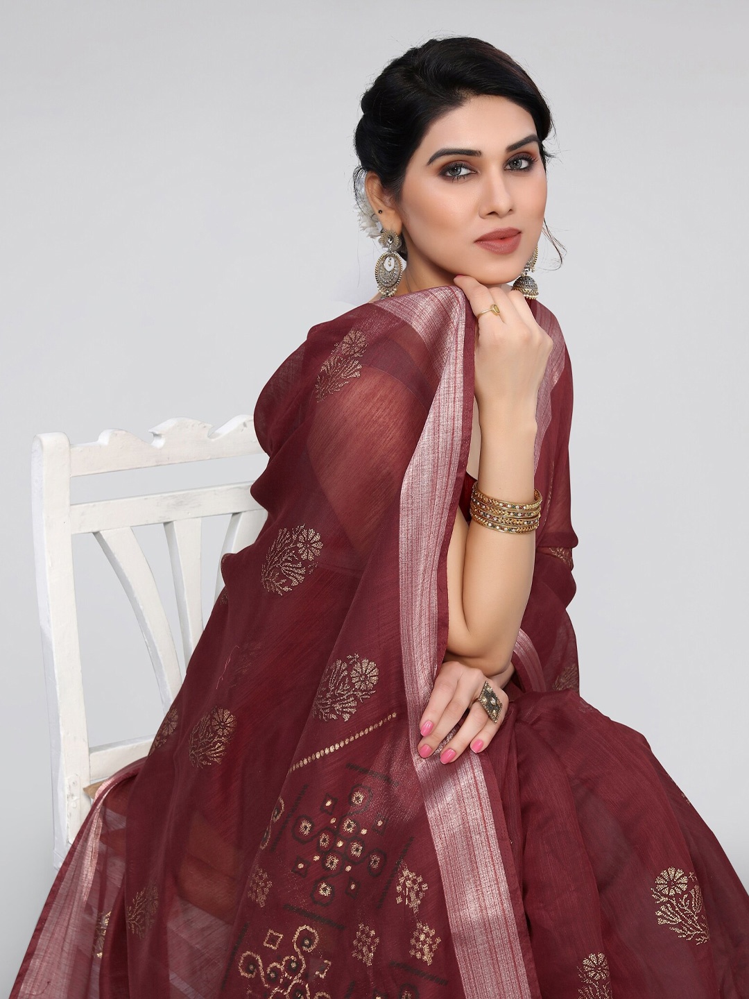 

MIRCHI FASHION Floral Zari Saree, Maroon