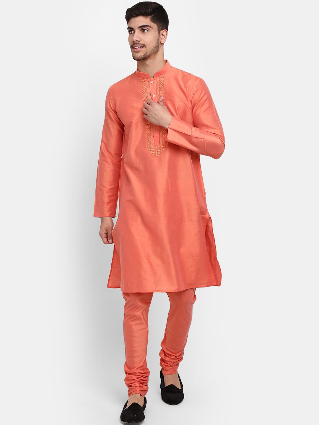 

V-Mart Men Ethnic Motifs Thread Work Kurta with Churidar, Peach