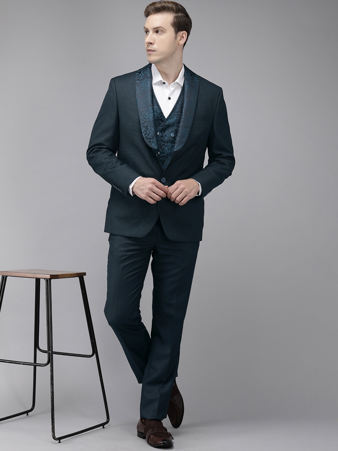 

Van Heusen Self-Design Textured Slim-Fit Single Breasted Three Piece Suit, Green