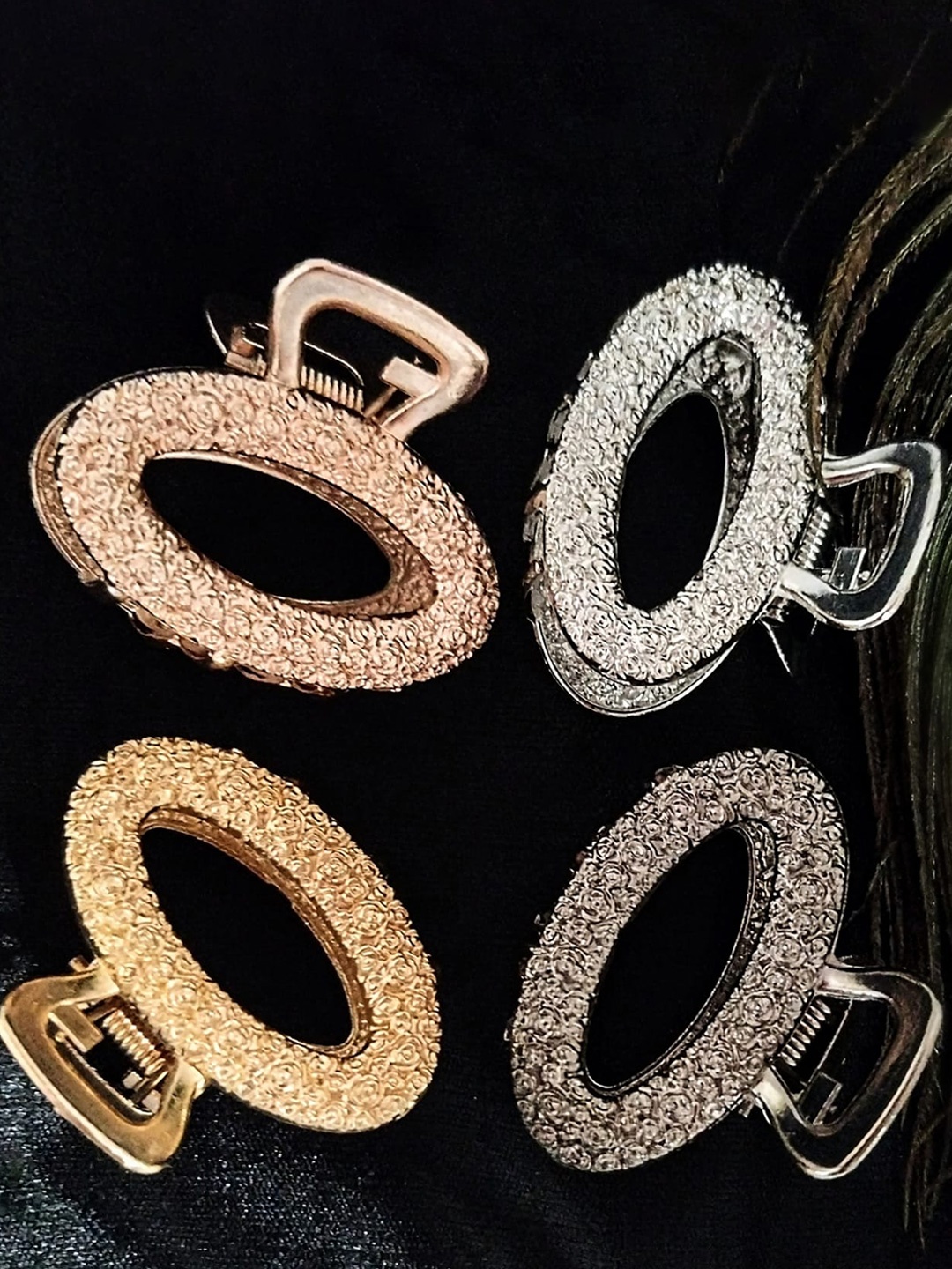 

FEMMIBELLA Women Set of 4 Embellished Claw Clip, Gold