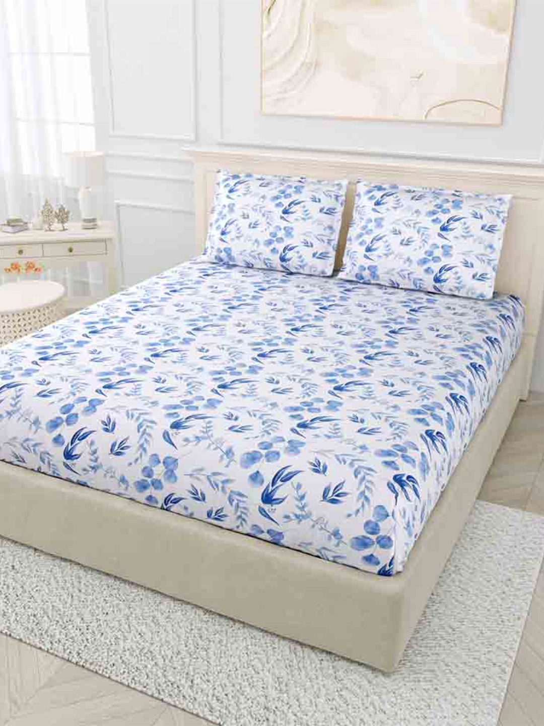 

haus & kinder White & Blue Floral 130 TC Pure Cotton King Bedsheet with 2 Pillow Covers