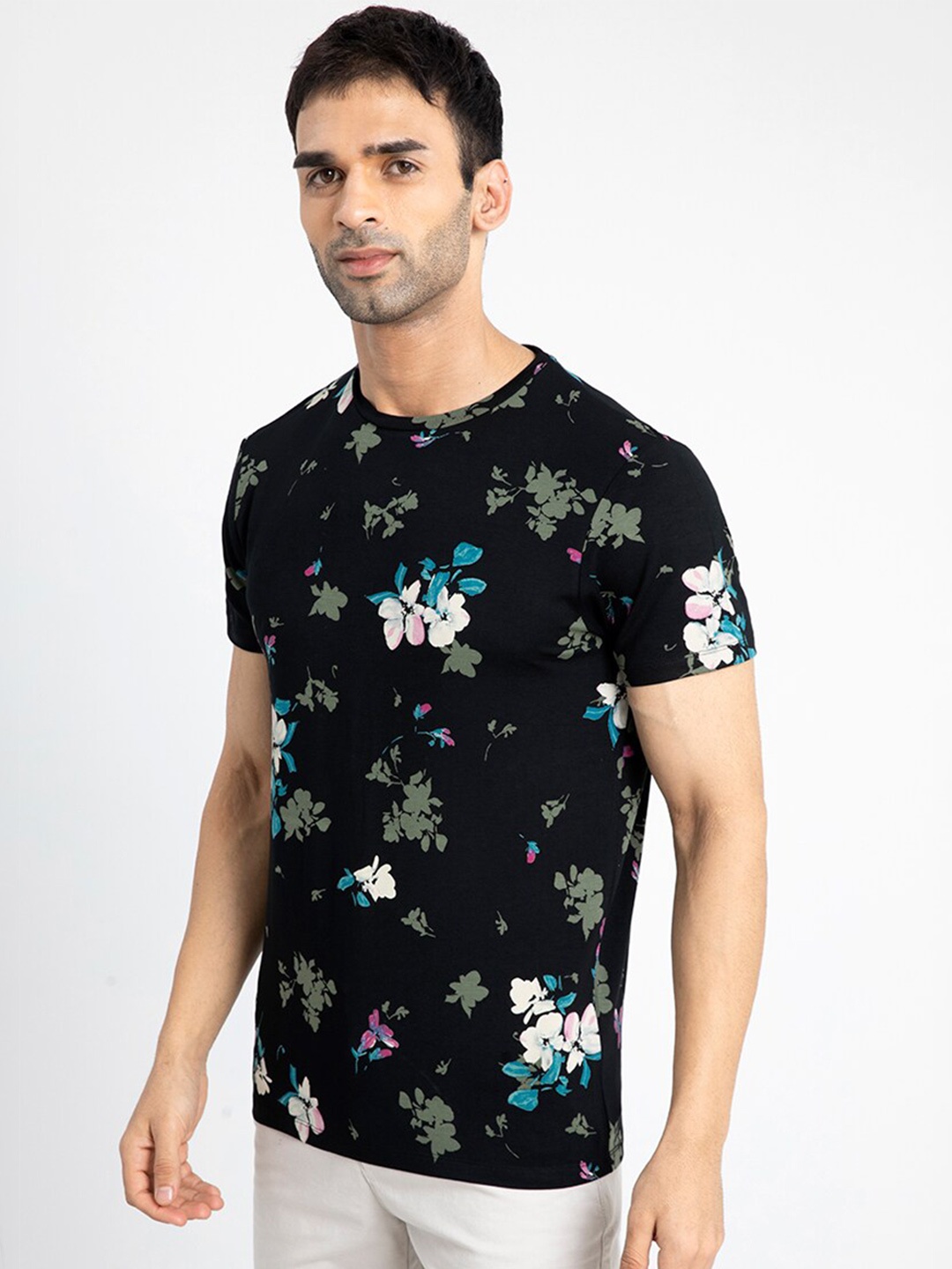 

Snitch Men Floral Printed Cotton Slim Fit T-shirt, Black