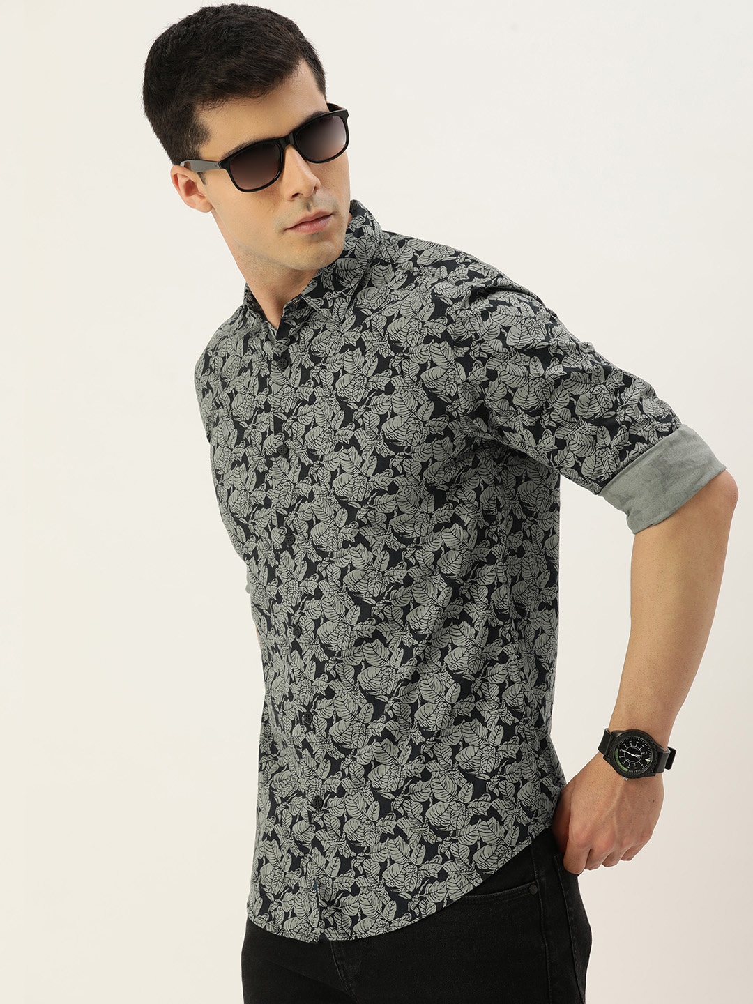 

Bene Kleed Men Slim Fit Floral Printed Pure Cotton Casual Shirt, Black