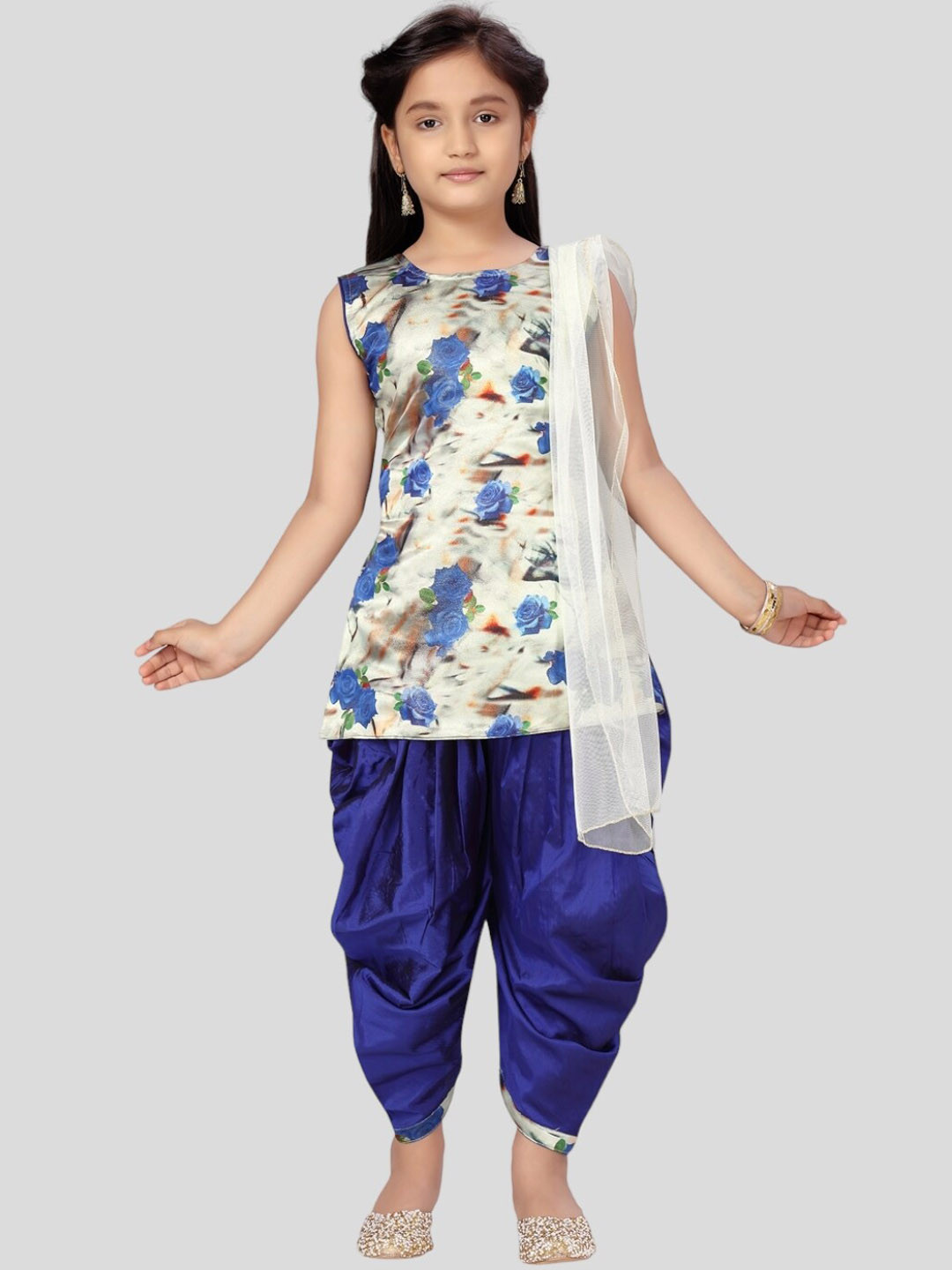 

Aarika Girls Floral Printed Pure Silk Kurti with Patiala & With Dupatta, Blue