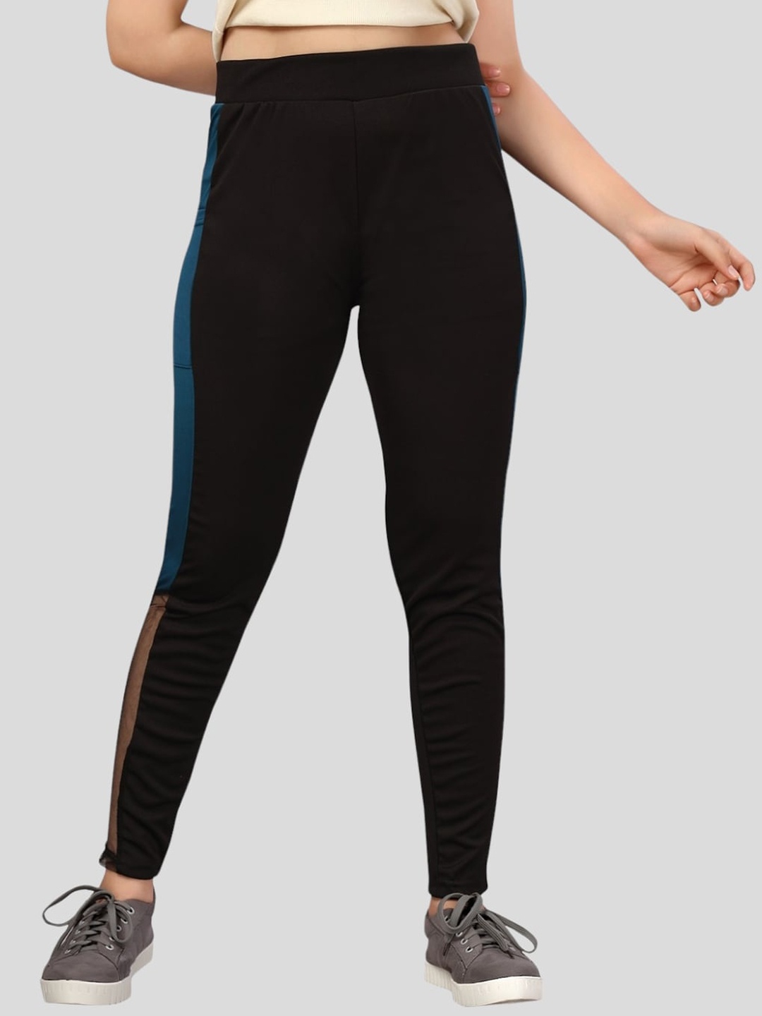 

Aarika Girls Colourblocked Detail Track Pant, Black