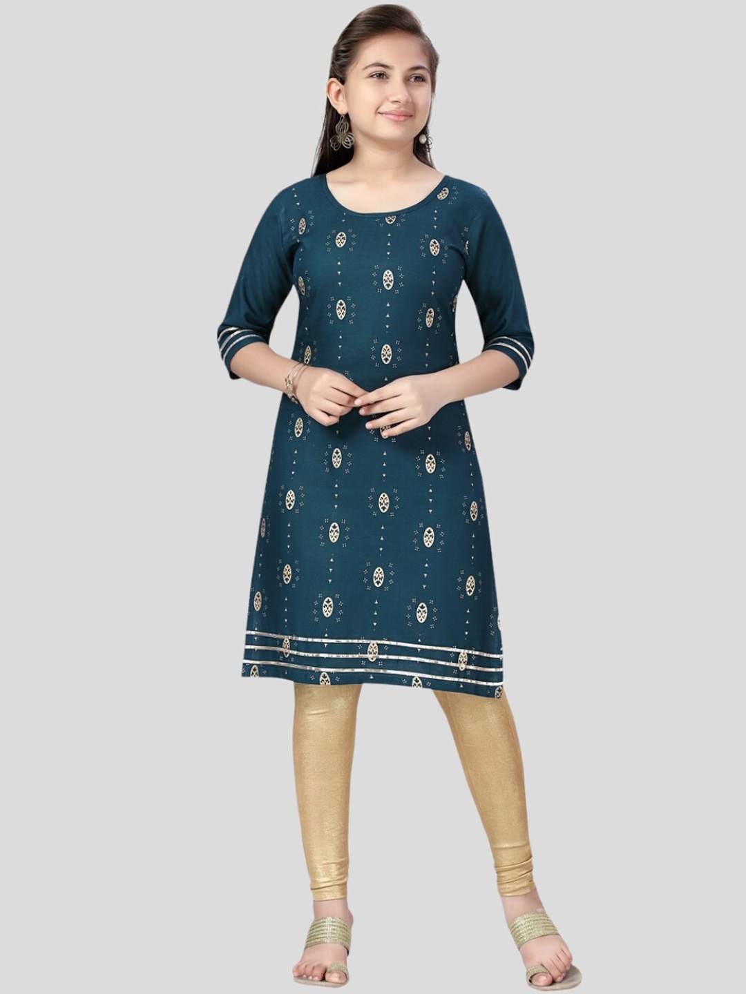 

Aarika Girls Cotton Ethnic Motifs Printed Handloom Kurta, Green
