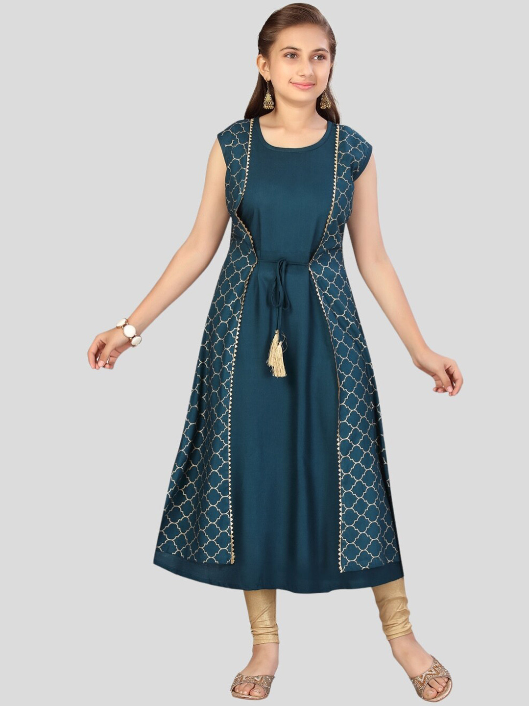 

Aarika Girls Cotton Printed Extended Sleeves Handloom Kurta, Green