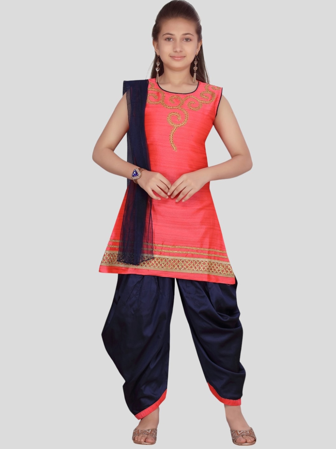 

Aarika Girls Ethnic Motifs Embroidered Beads and Stones Pure Silk Kurta Set, Red
