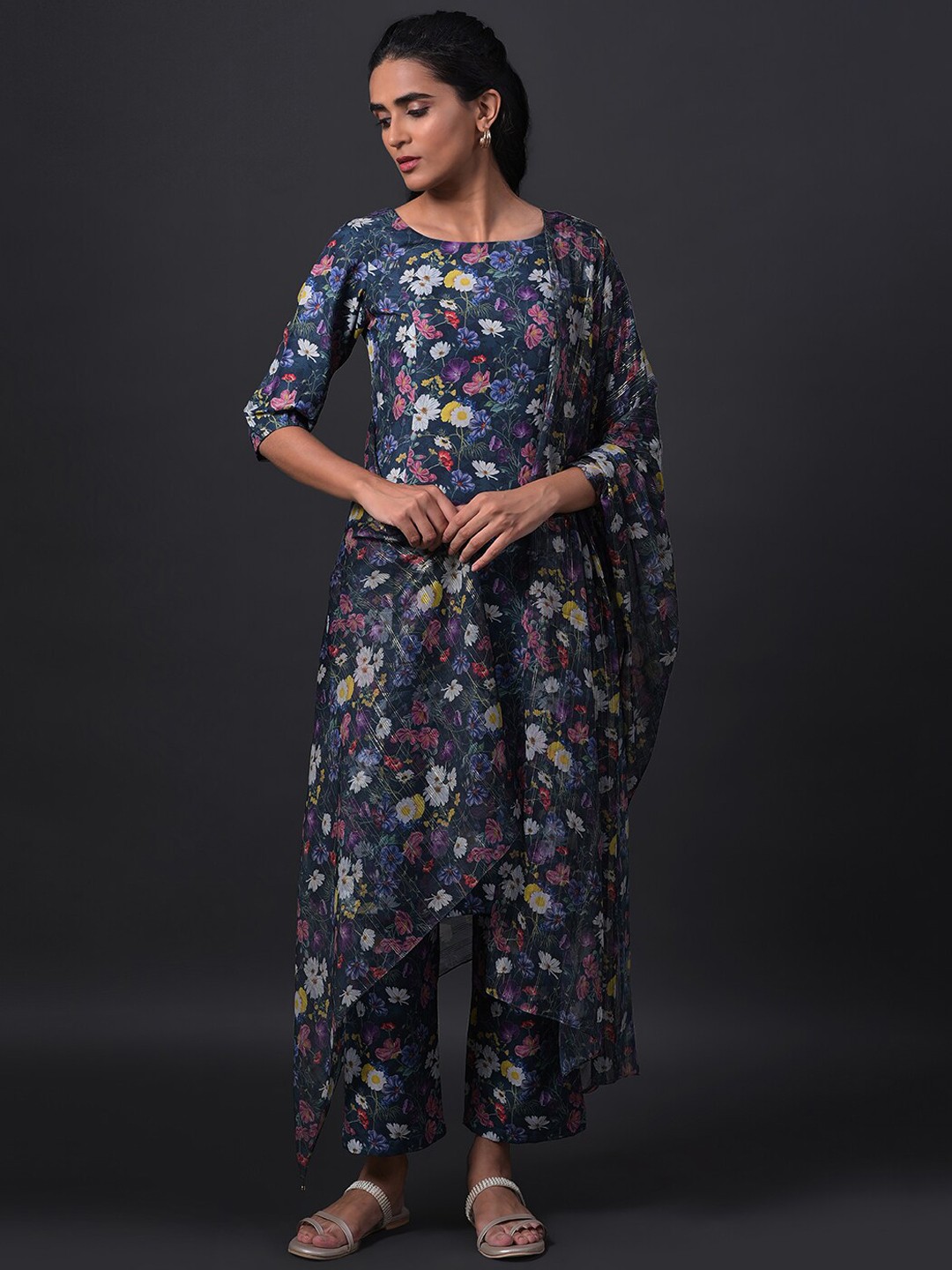 

W Women Floral Printed Kurta with Trousers & With Dupatta, Black