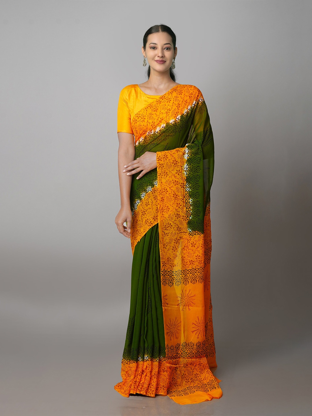 

Unnati Silks Floral Silk Blend Block Print Saree, Green