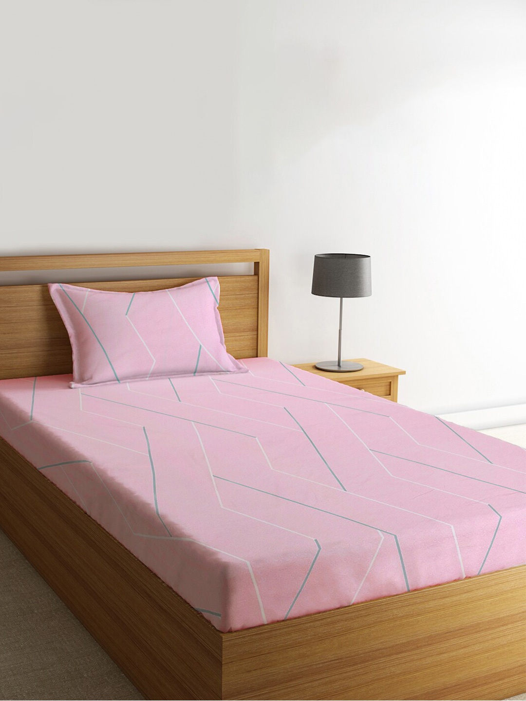 

KLOTTHE Pink & White Geometric 300 TC Fitted Single Bedsheet with 1 Pillow Cover