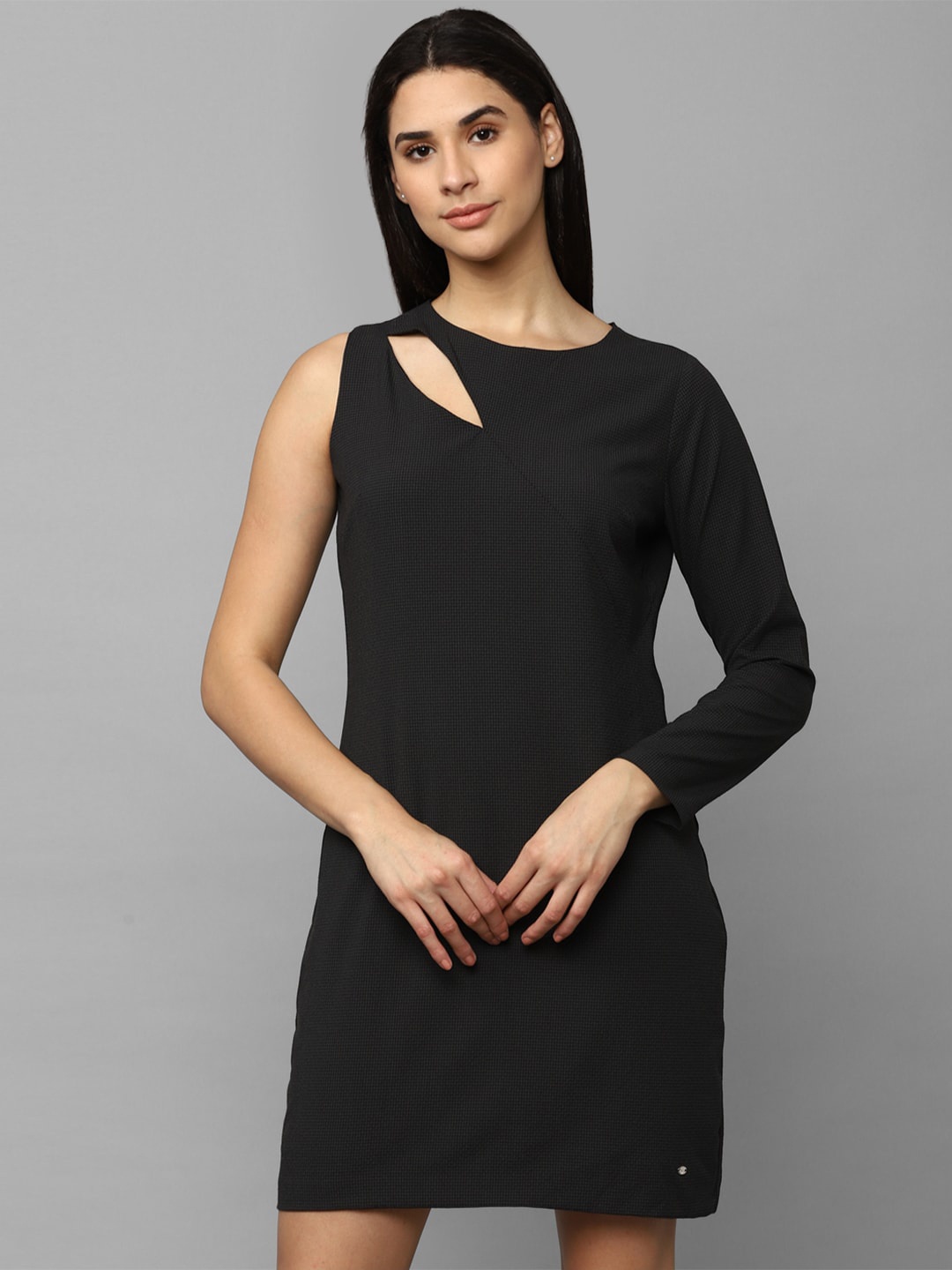 

Allen Solly Woman Round Neck Cut Out Sheath Dress, Black