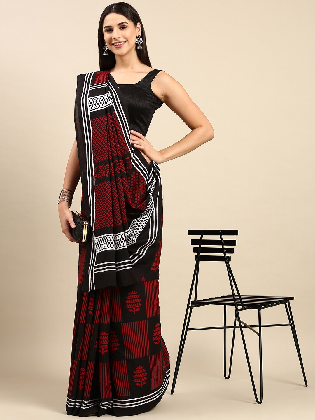 

The Chennai Silks Printed Floral Pure Cotton Fusion Saree, Black