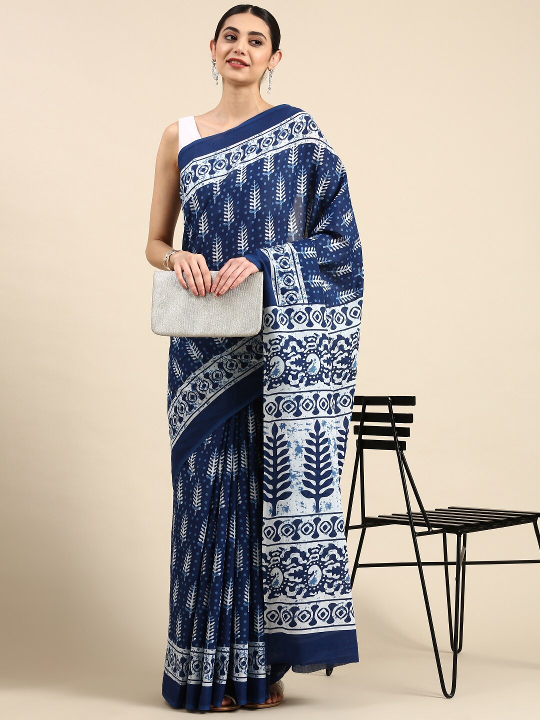 

The Chennai Silks Floral Pure Cotton Fusion Saree, Navy blue