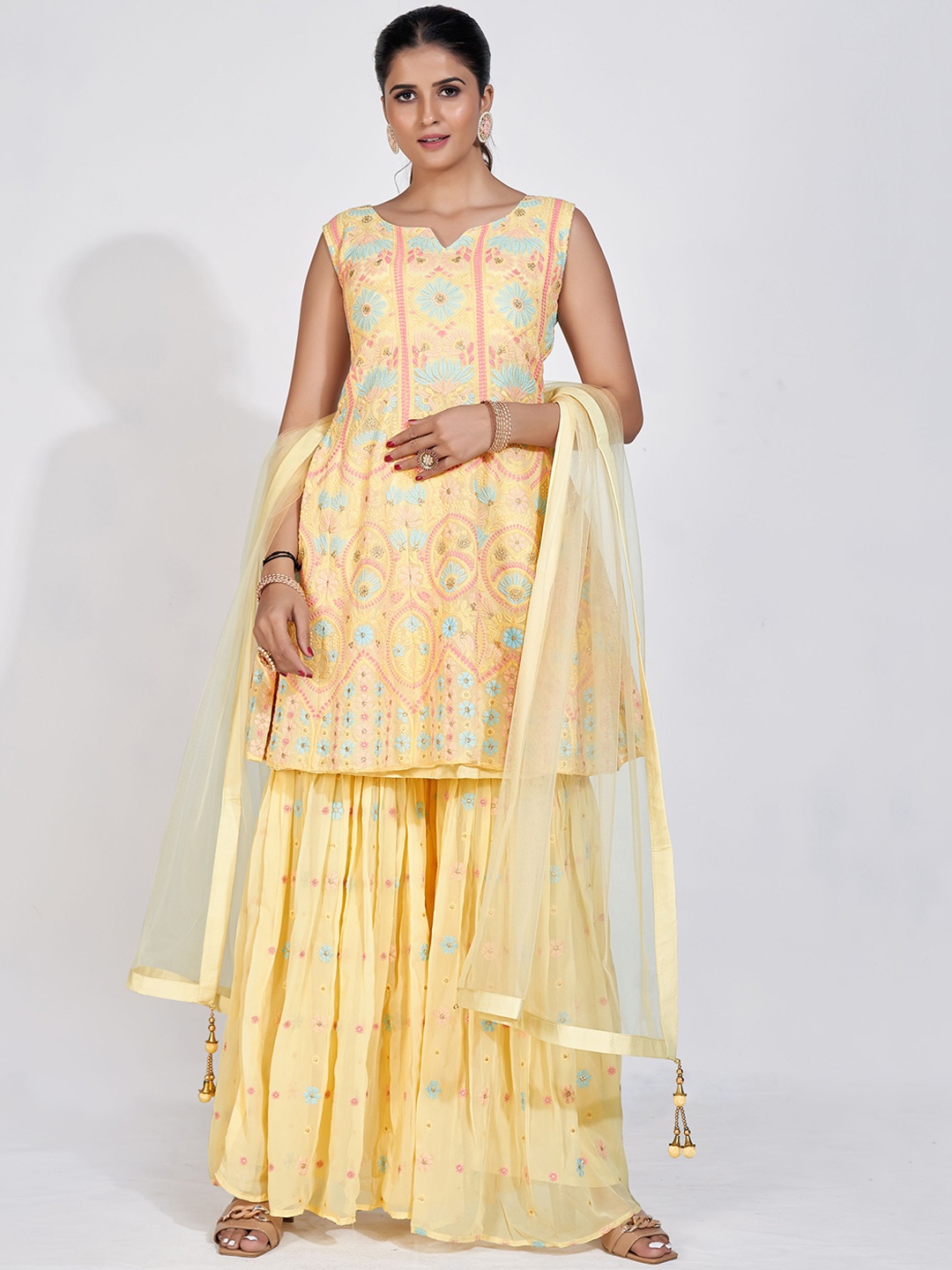 

DRESSTIVE Women Floral Embroidered Thread Work Kurta with Sharara & With Dupatta, Yellow