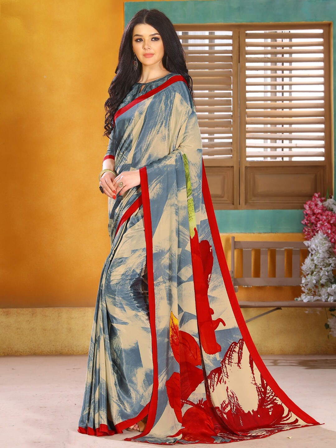 

Kasak Floral Printed Pure Crepe Saree, Grey