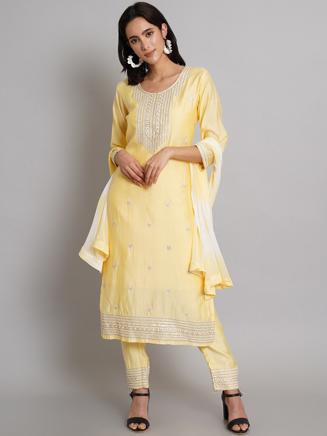 

Risirioutfit Women Embroidered Thread Work Kurta with Trousers & Dupatta, Yellow