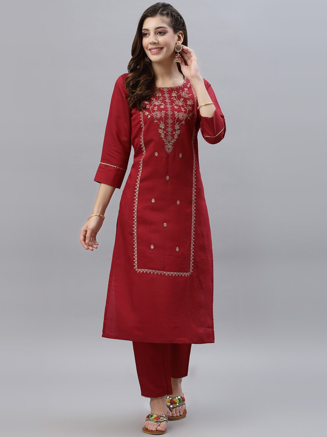 

SKYLEE Women Floral Embroidered Thread Work Kurta with Trousers & With Dupatta, Red
