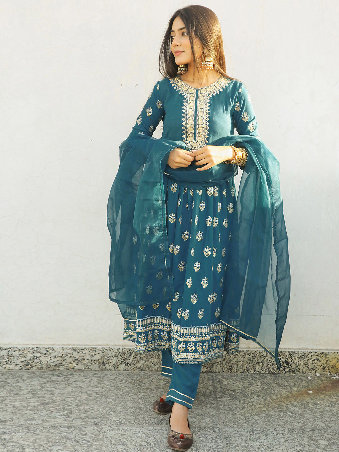 

SKYLEE Women Ethnic Motifs Embroidered Kurta with Trousers & With Dupatta, Teal