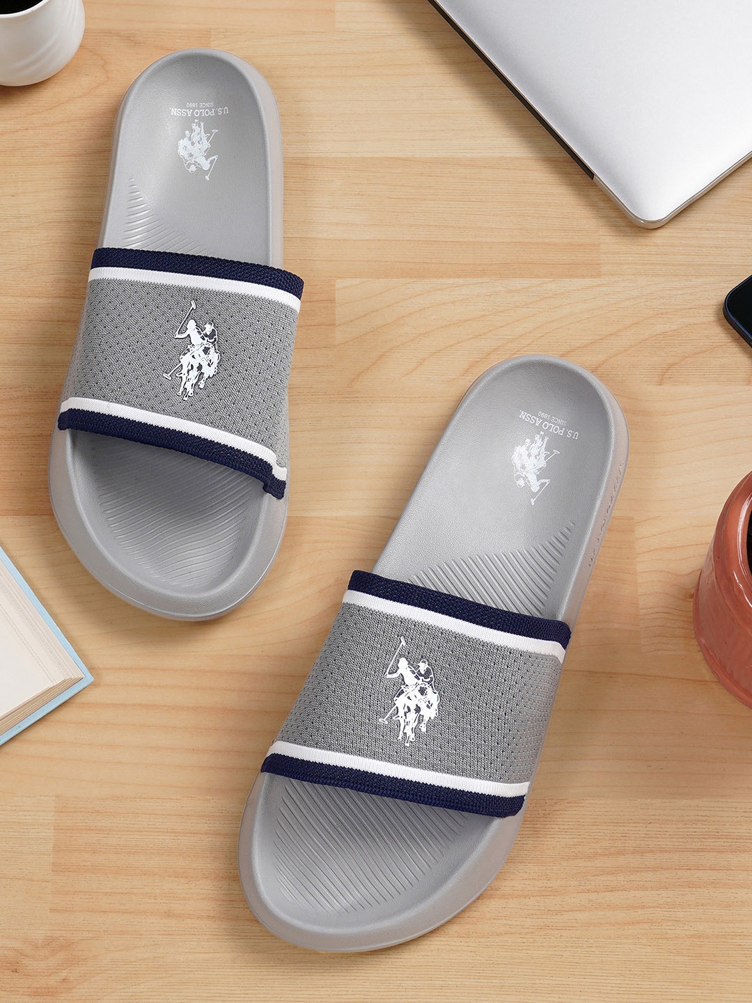 

U.S. Polo Assn. Men Sliders, Grey