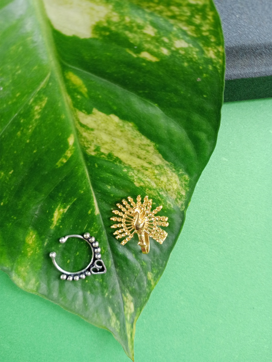 

FIROZA Pack of 2 Oxidized Nose Studs, Silver