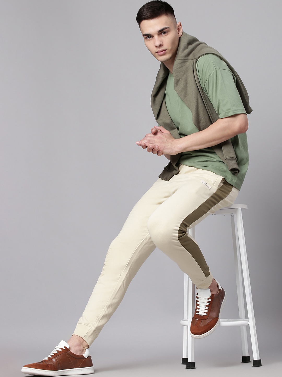 

Hubberholme Men Slim Fit Striped Cotton Joggers, Beige