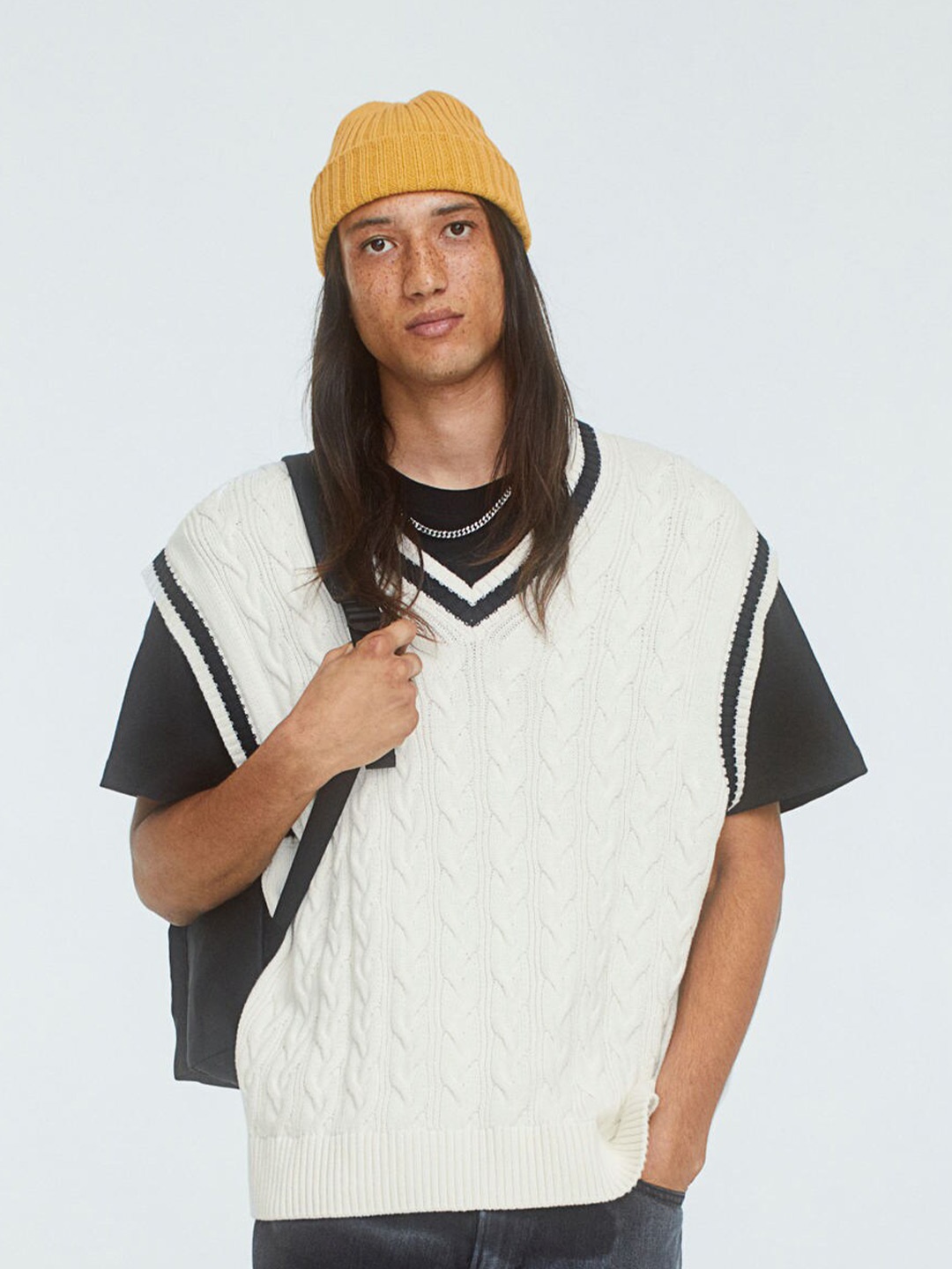 

H&M Men Relaxed Fit Cable-Knit Sweater Vest, White