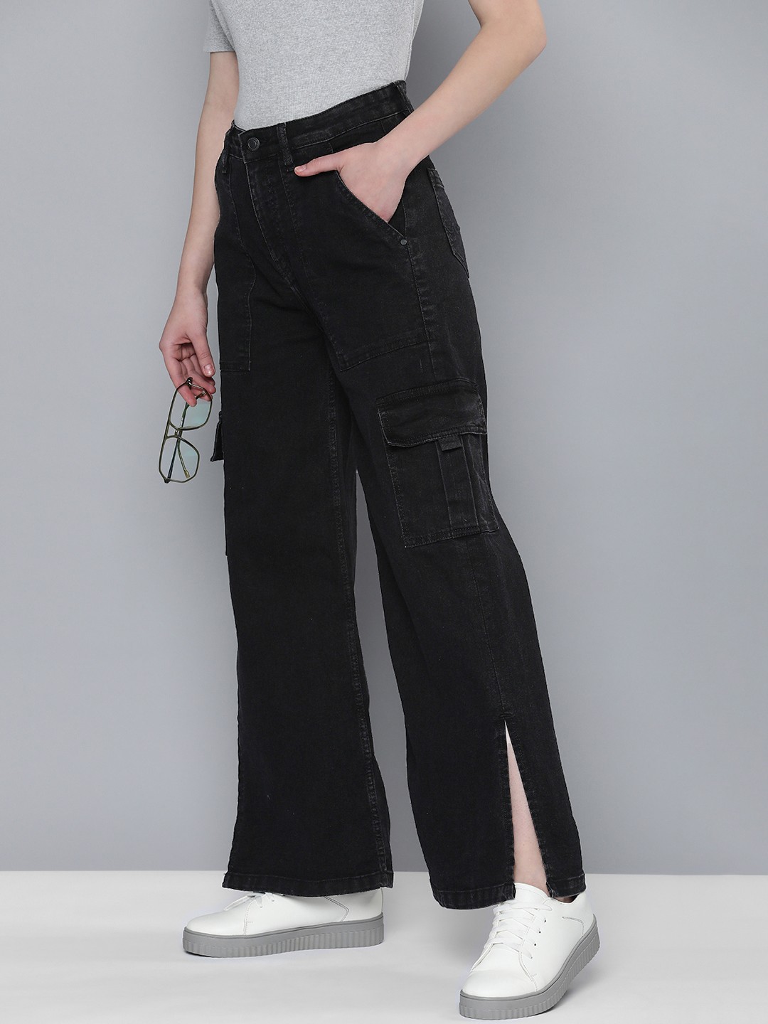 

Mast & Harbour Mid-Rise Wide Leg Stretchable Jeans With Slit Detail, Black