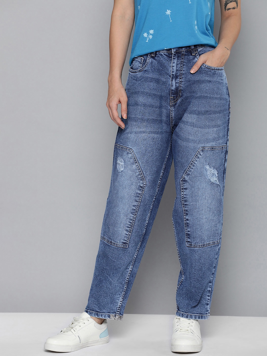 

Mast & Harbour Women Relaxed Fit Mildly Distressed Light Fade Stretchable Jeans, Blue