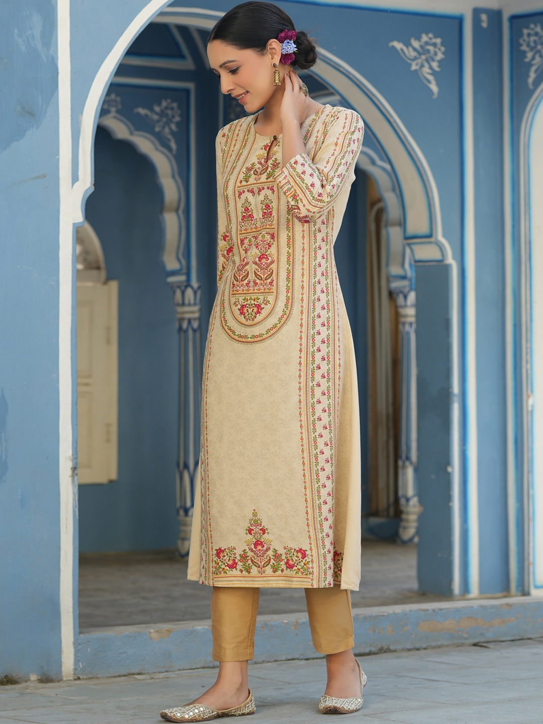 

Juniper Ethnic Motifs Printed Keyhole Neck Kurta, Cream