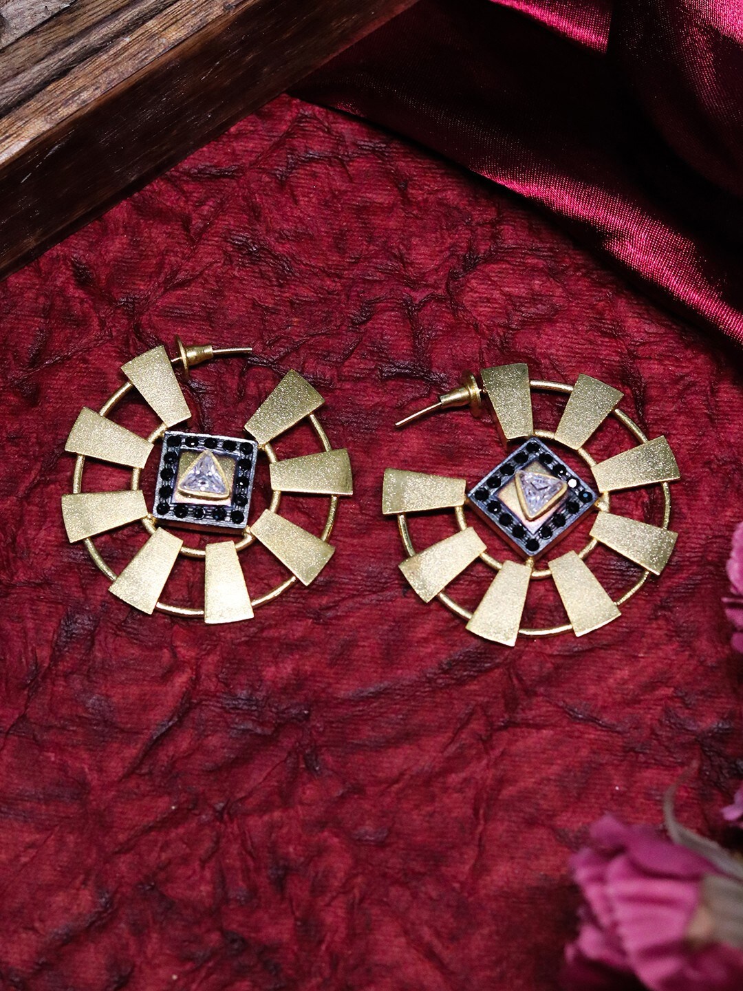 

Ishhaara Gold-Plated Contemporary Earrings