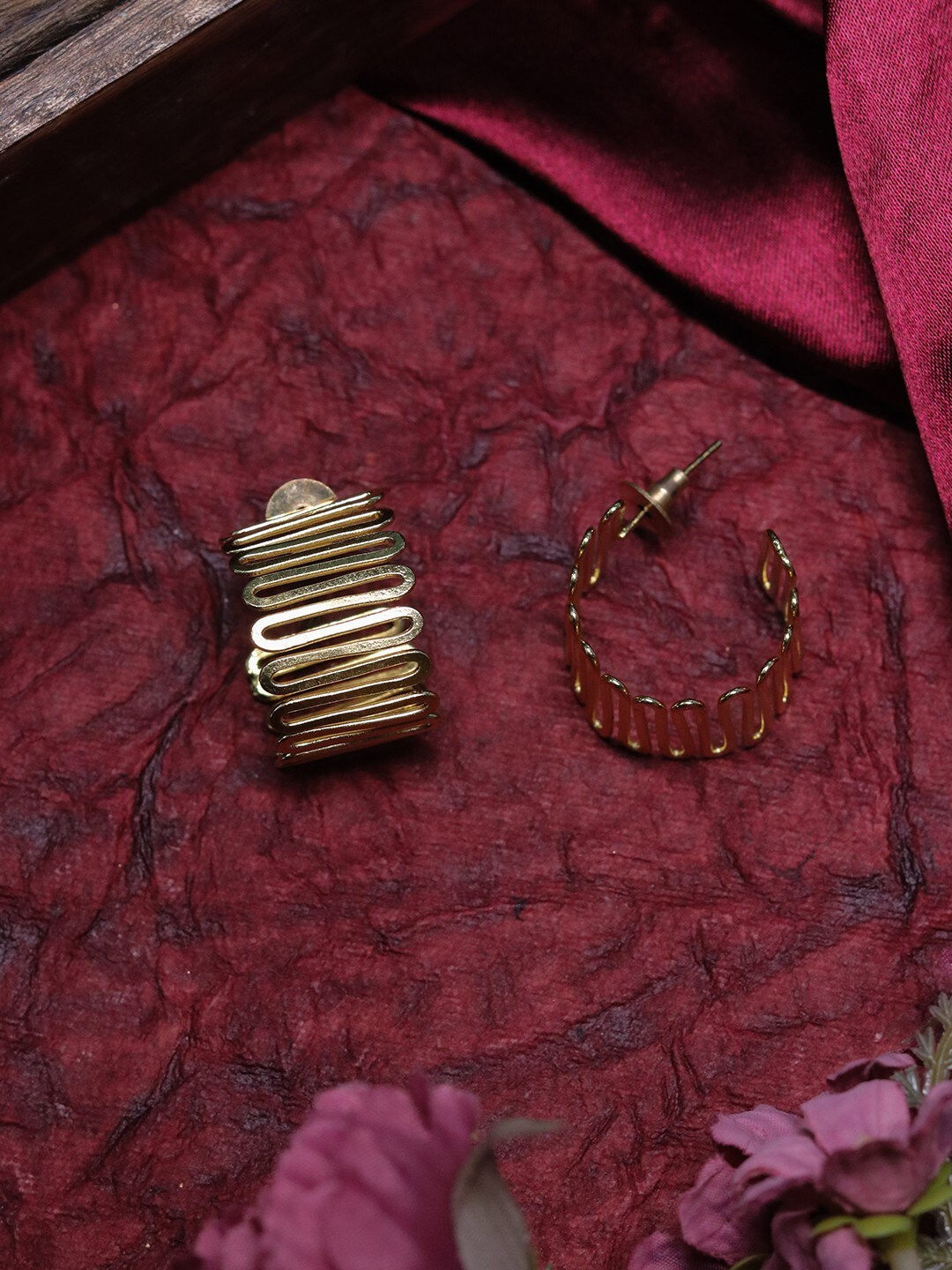 

Ishhaara Gold- Plated Geometric Half Hoop Earrings