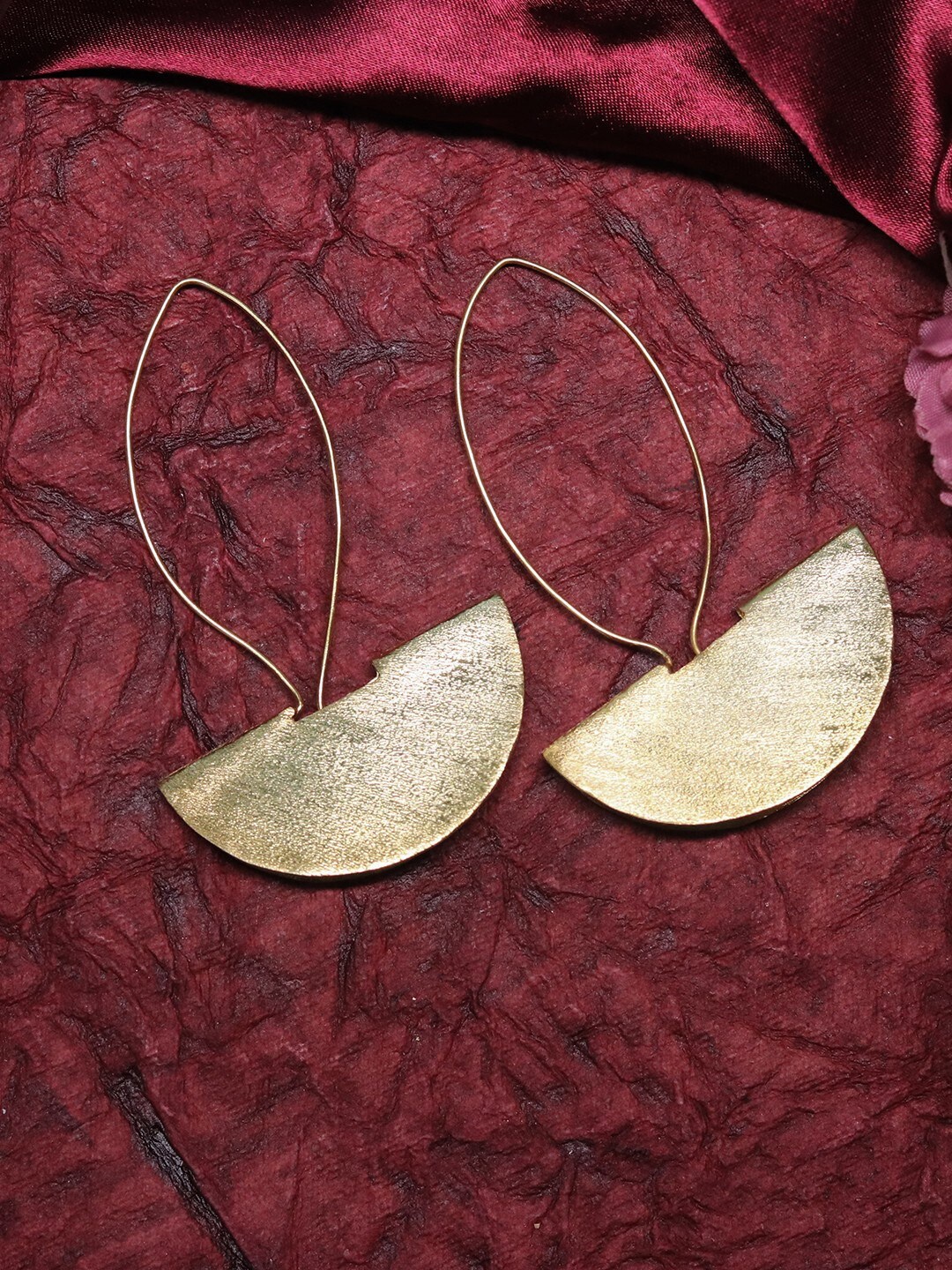 

Ishhaara Gold- Plated Contemporary Hoop Earrings