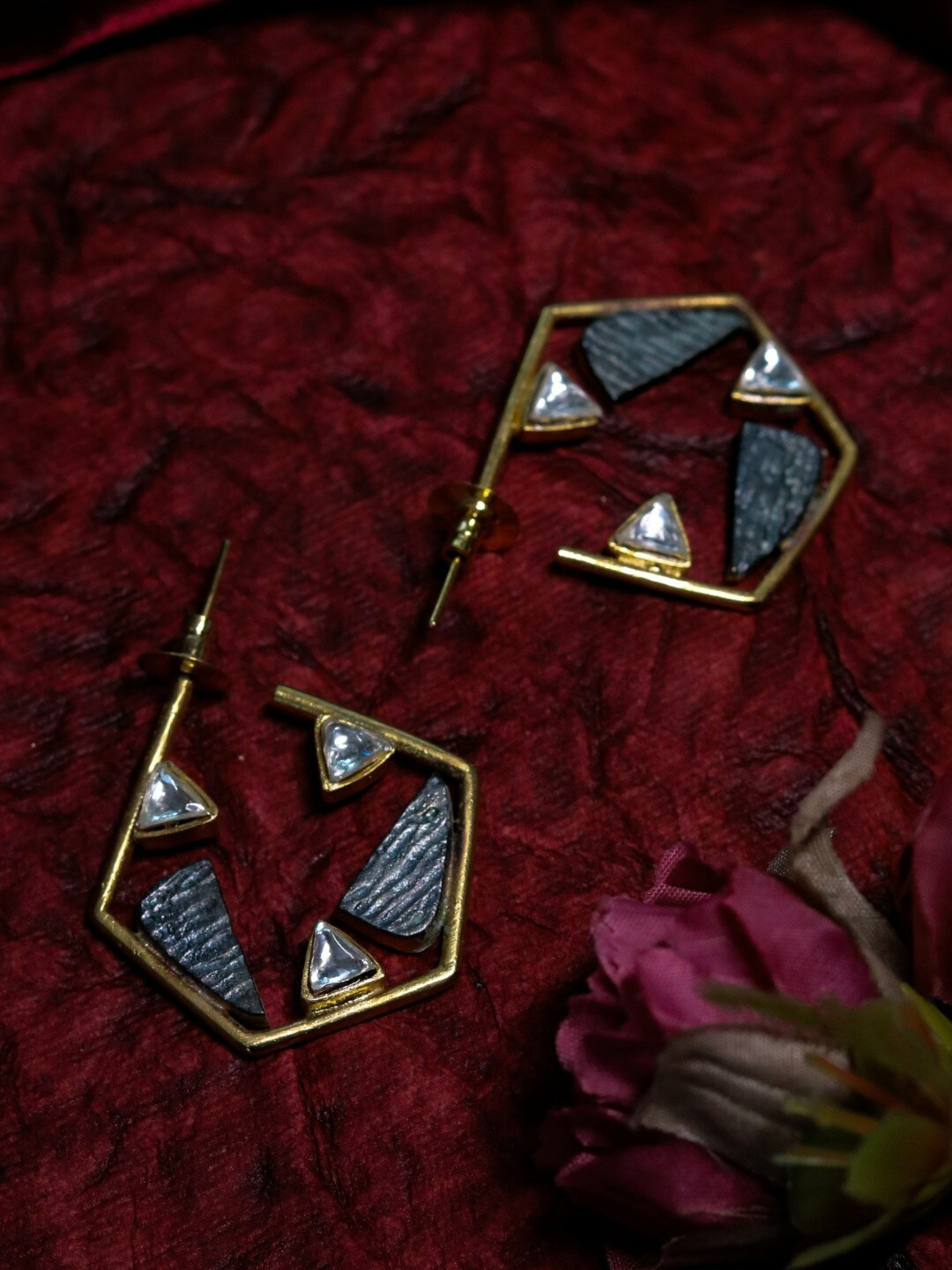

Ishhaara Gold-Plated Pentagon Half Hoop Earrings
