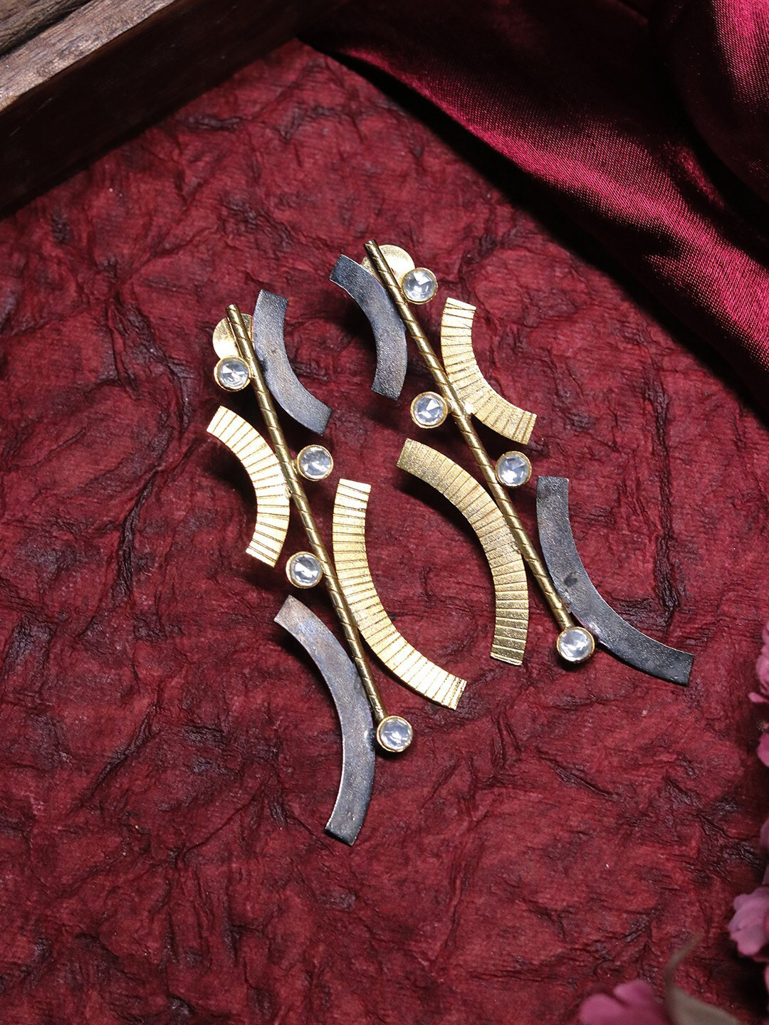 

Ishhaara Gold-Plated Contemporary Drop Earrings