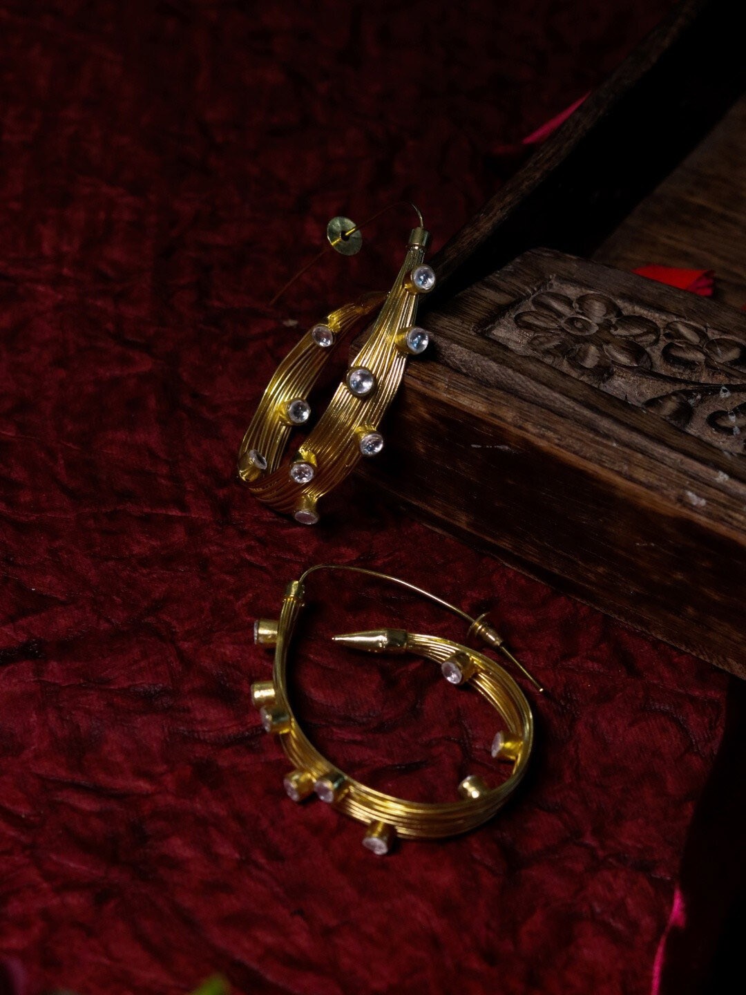 

Ishhaara Gold-Plated Contemporary Half Hoop Earrings