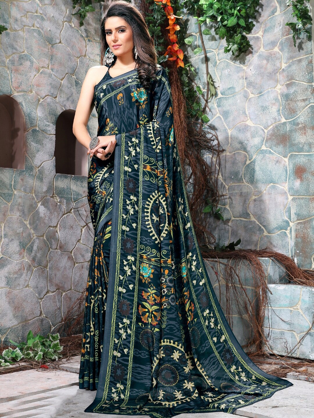 

Kasak Floral Pure Crepe Saree, Navy blue