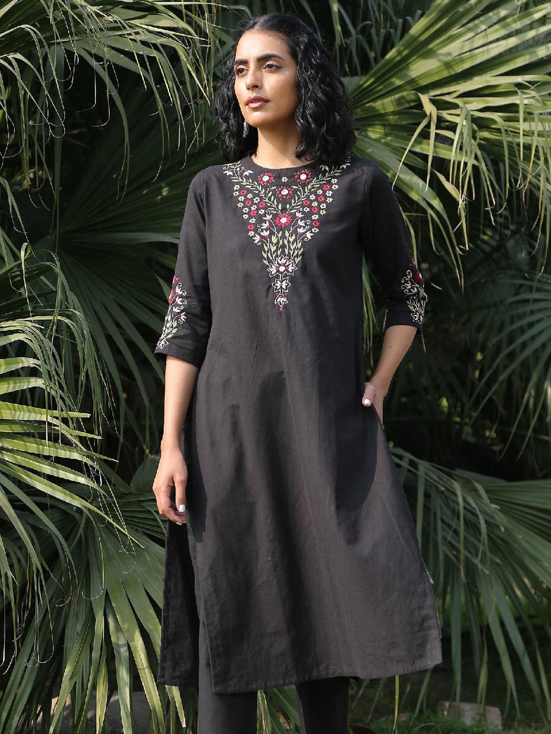 

OKHAI Women Cotton Floral Yoke Design Thread Work Kurta, Black