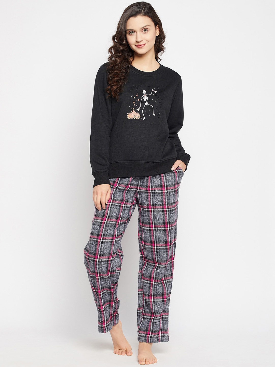 

Clovia Women Printed Night suit, Black
