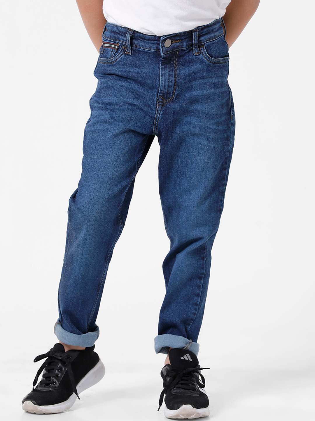 

KATE & OSCAR Boys Comfort Fit Low Distress Light Fade Casual Cotton Jeans, Blue